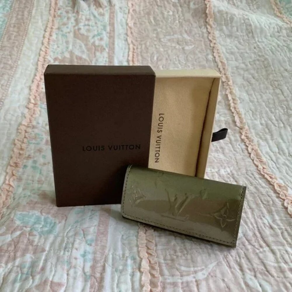 Louis Vuitton Glace Monogram Multicle Key Case Green w/ Box Dust Bag UNUSED